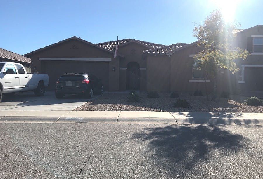 1st image of 671 W Desert Hollow Dr