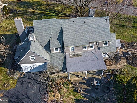 2nd image of 10800 Crestmont Ave