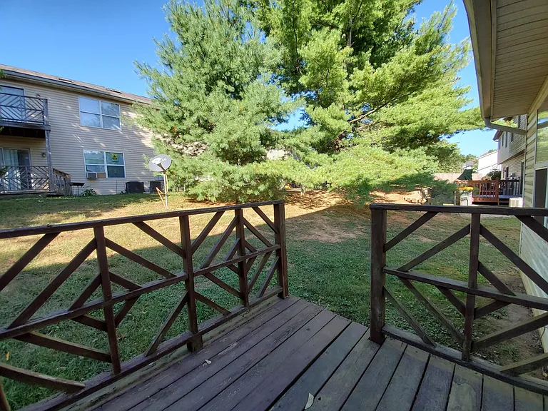 149 E Willow Ct — Photo 29