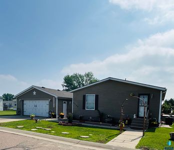 6110 S Prestwick Pl, Sioux Falls, SD, 57106