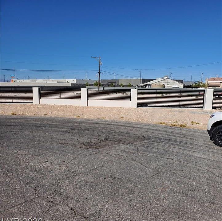 2nd image of 7080 W Meranto Ave