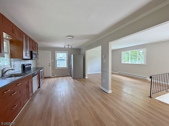 2nd image of 14 Orchard St