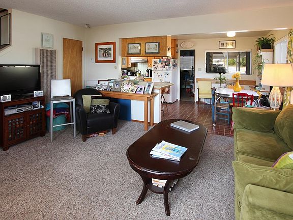 4th image of 304 Coates Dr