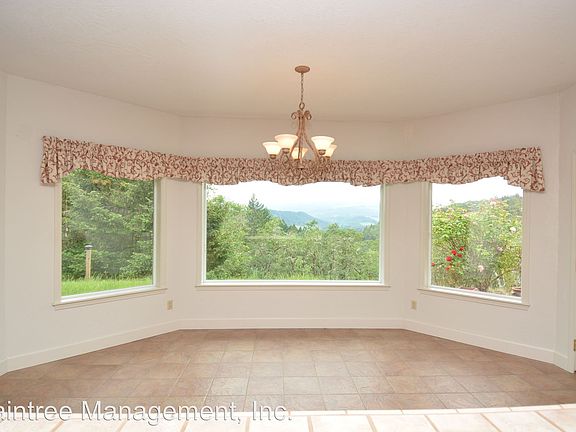 5th image of Oakview Dr