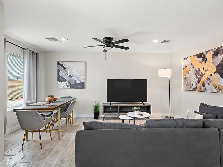 1811 E Raymond St #B — Photo 3