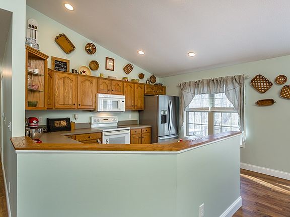 3rd image of 286 Alleghany Dr