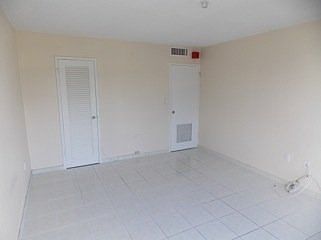 4th image of 1865 79 St Causeway #2D