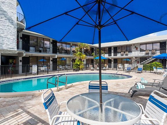 5th image of 735 S Ocean Dr #1