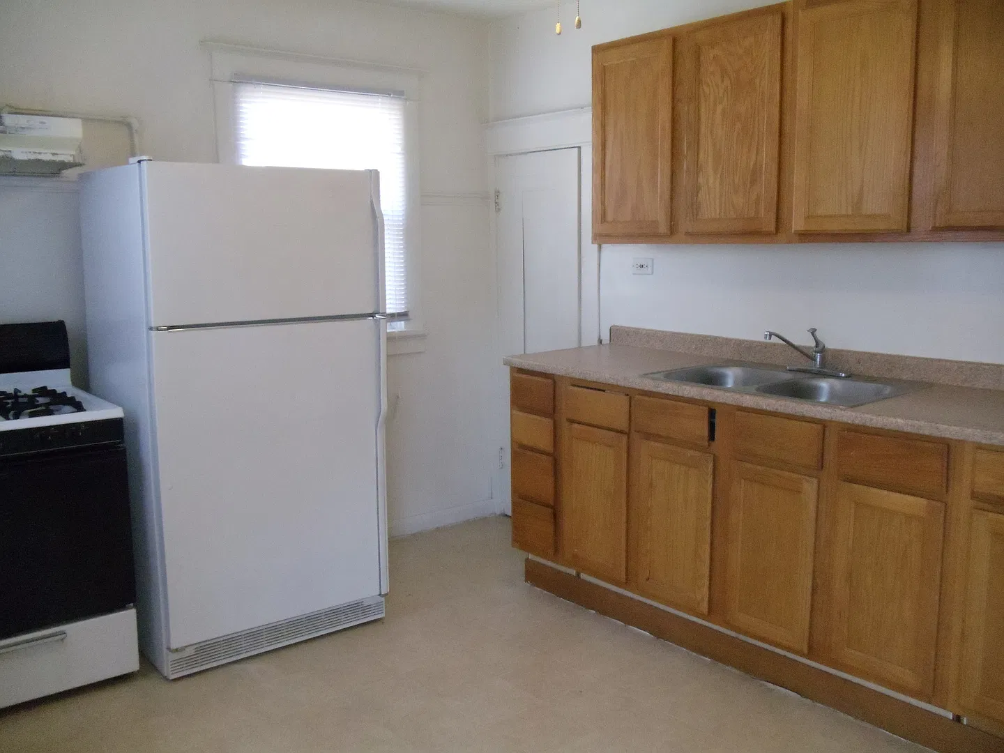 Very Nice 2 Bedroom House in Beverly Hills — Photo 2