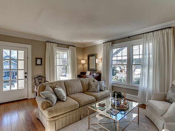 5th image of 27 Audubon Pl