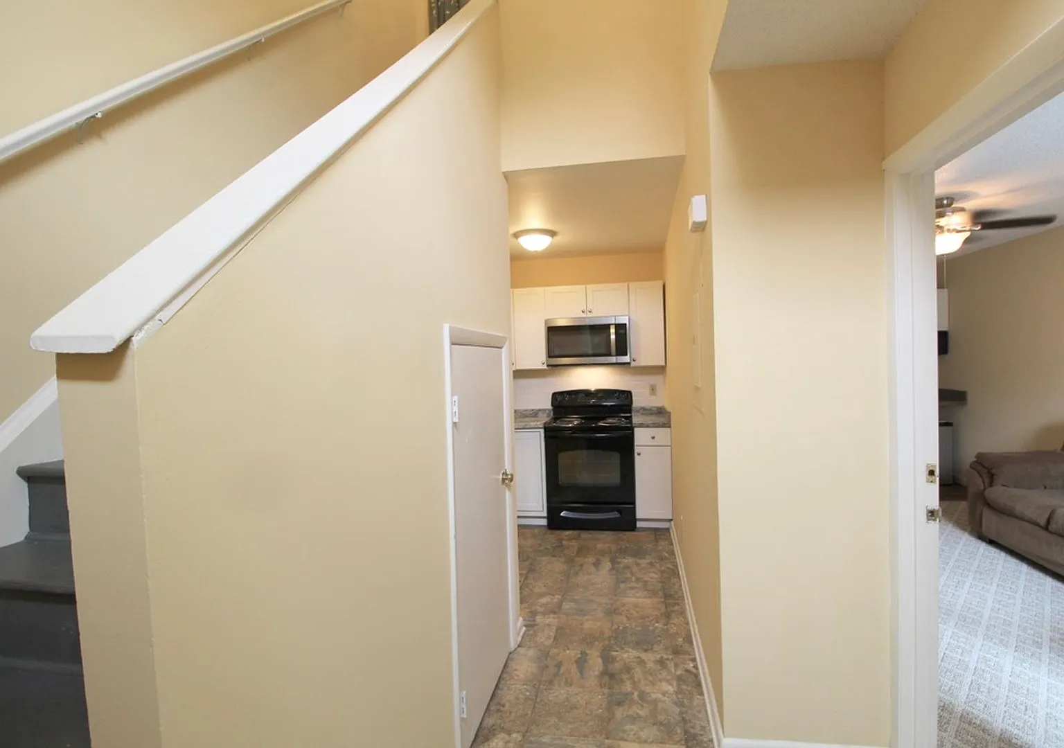 Camden Townhomes 1352 — Photo 2