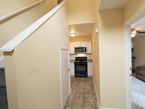 2nd image of 1352 Bradley Dr #4B-2Ba