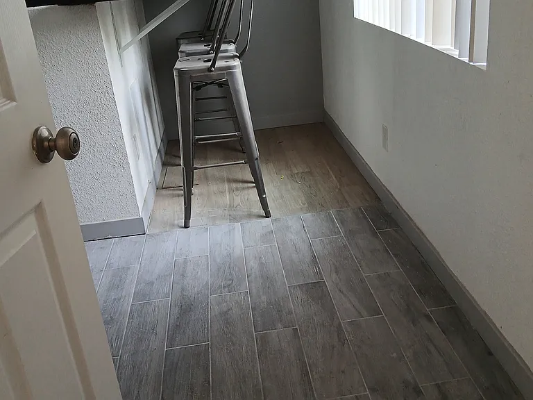 Owens St — Photo 8