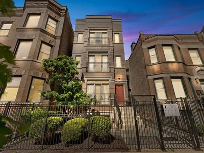 4442 S Indiana Ave APT 3, Chicago, IL, 60653