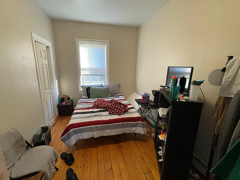 52 Dennis Ave — Photo 5