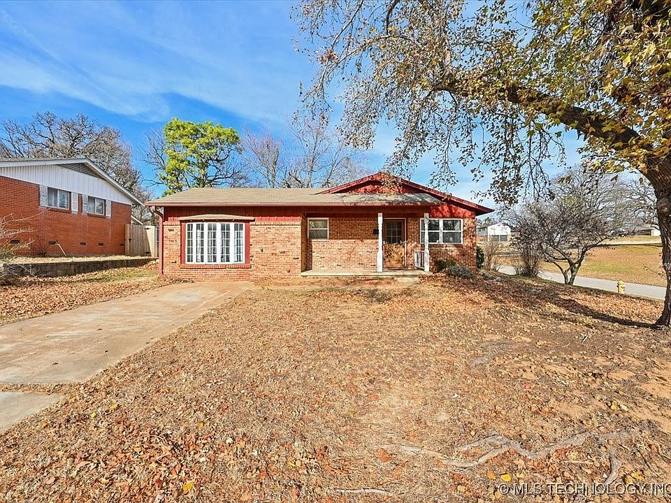 1st image of 1115 Forest Dr