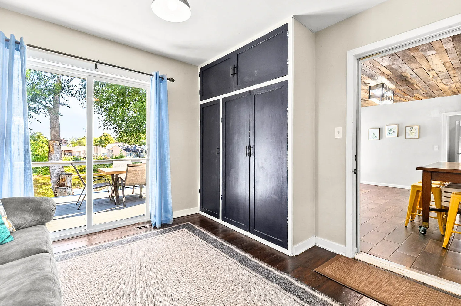 6 bed, 3.0 bath, 2497 sqft, $6,919 — Photo 4