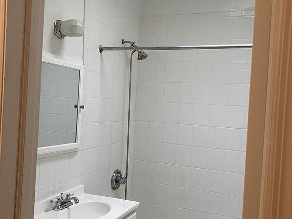 5th image of 90-26 Sutphin Blvd #2R