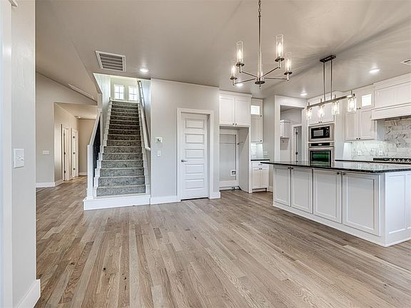 3rd image of 4308 Luke Ln