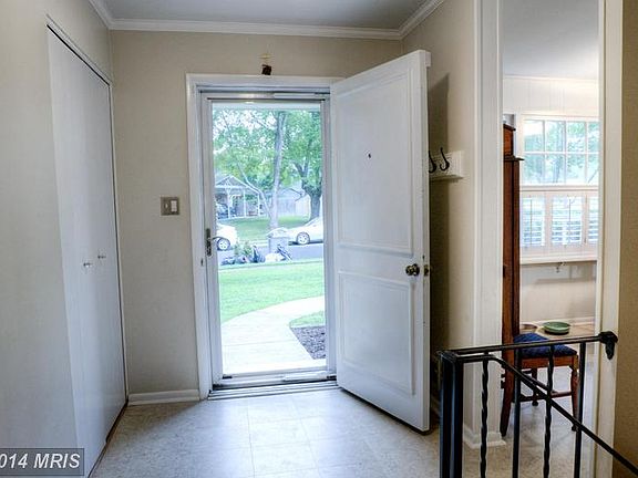 5th image of 8220 Chancery Ct