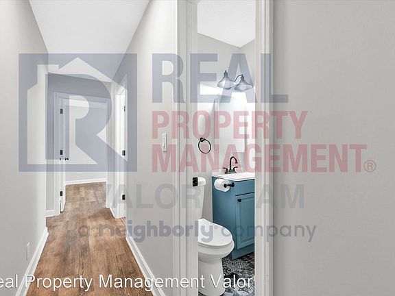 4th image of 744 Robinhood Dr