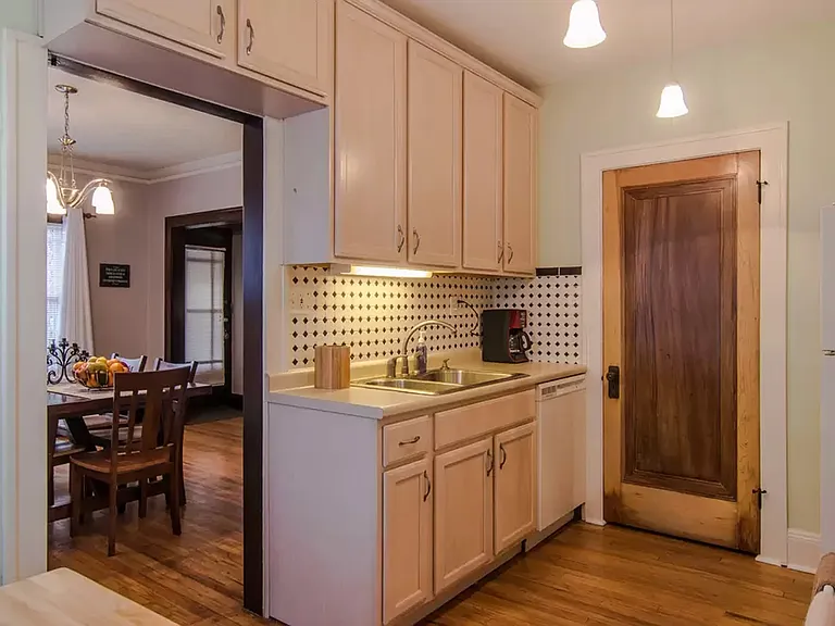 1551 Maple Rd — Photo 20