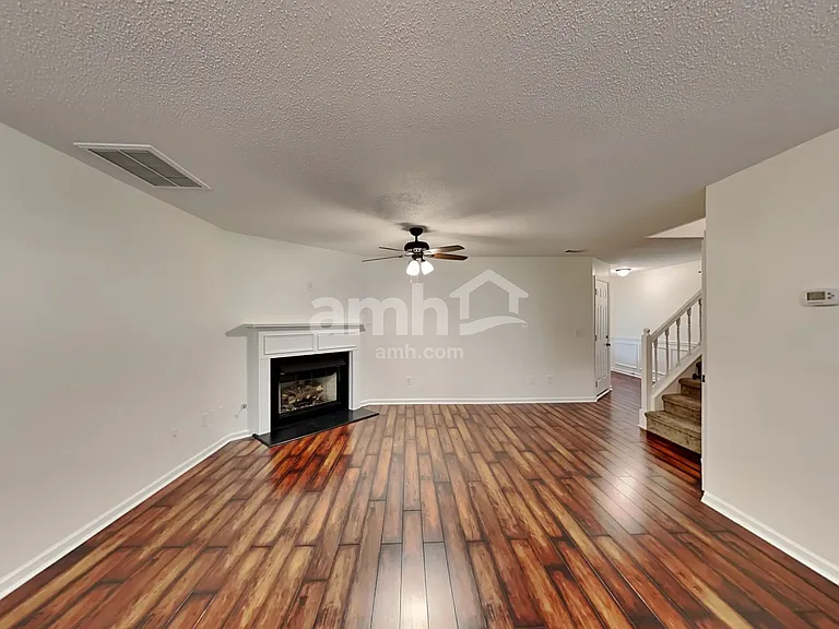 131 Hidden Creek Dr — Photo 5