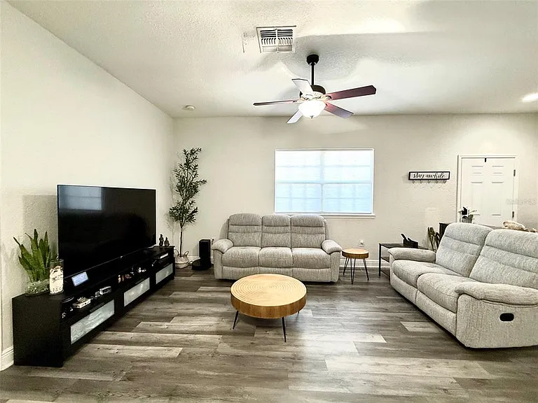 17411 Promenade Dr — Photo 5