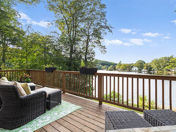 1121 West Lake Avenue