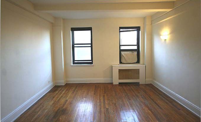 2nd image of 11 Waverly Pl APT 9N