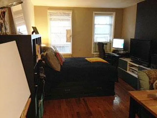 Rented by Bank Neary | media 15