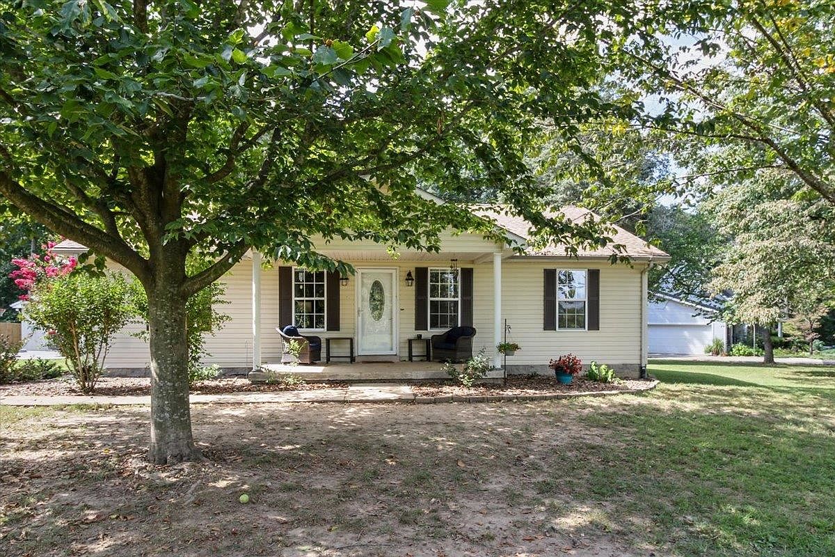 468 Halfway Halifax Rd, Scottsville, KY 42164 | Zillow