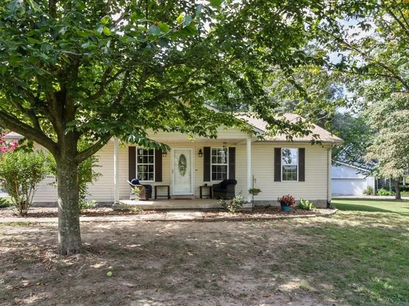 468 Halfway Halifax Rd, Scottsville, KY 42164