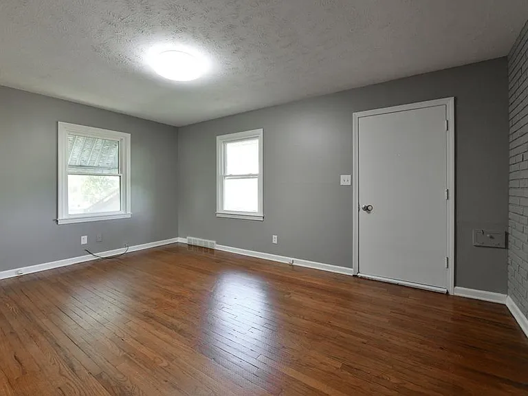 1317 Washington St — Photo 7