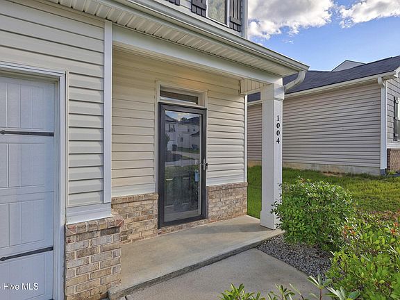 4th image of 1004 Hay Meadow Drive