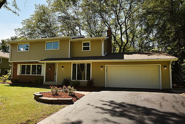 1st image of 2830 Cambridge Ln