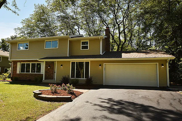 2830 Cambridge Ln photo 1