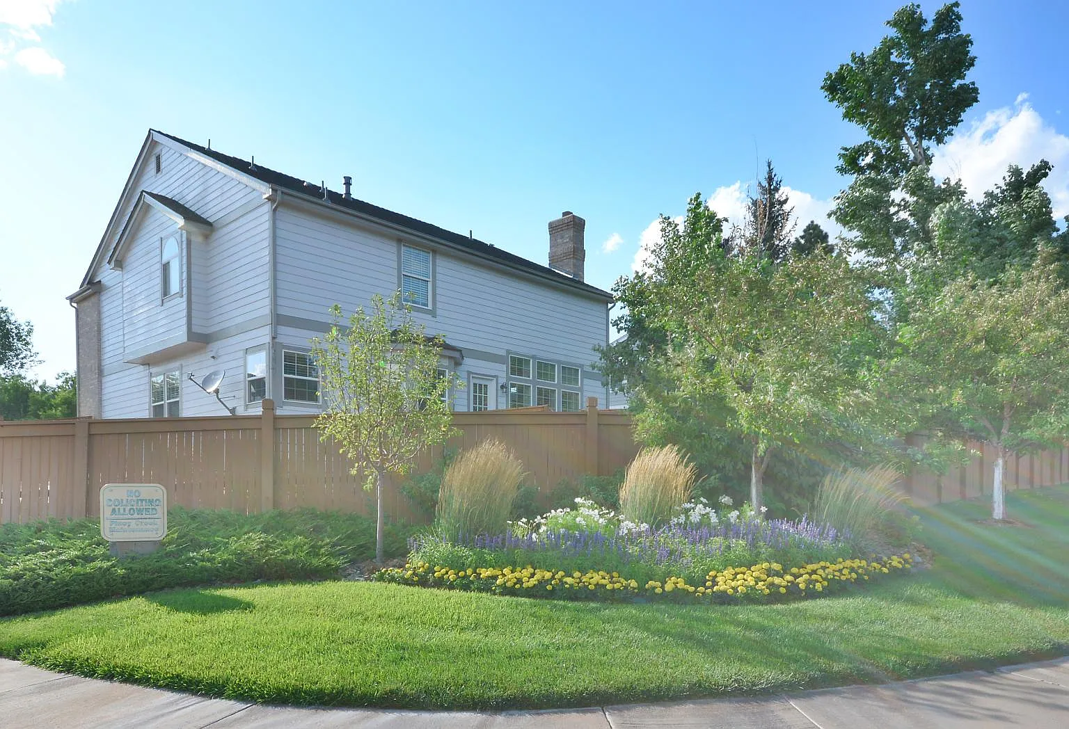 4 bed, 3.5 bath, 4300 sqft, $3,795 — Photo 1