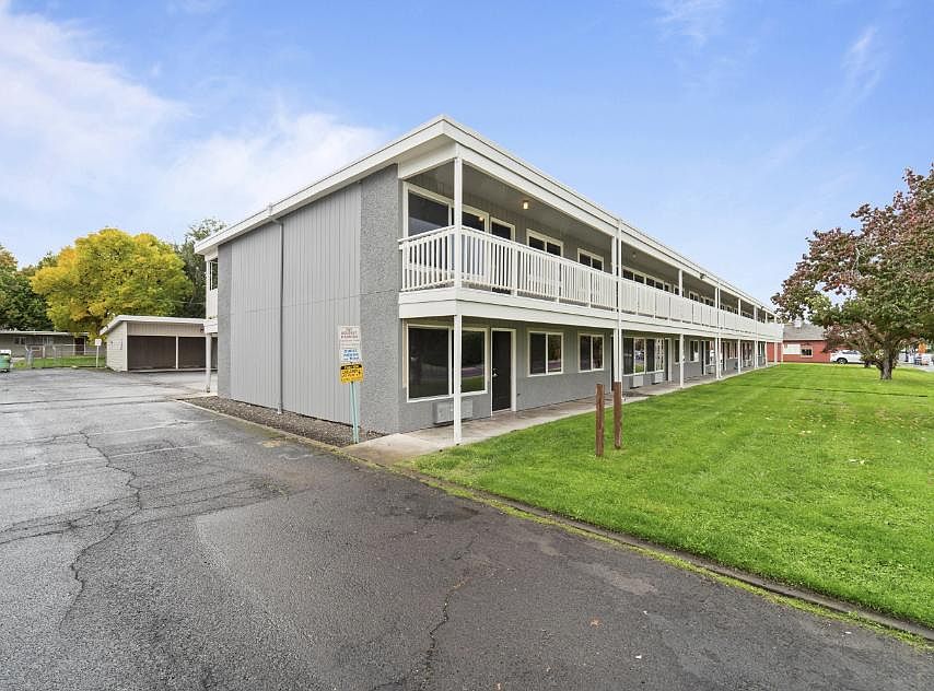 1st image of 220 N College Ave #24