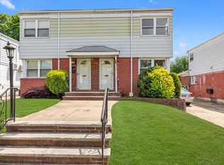 6729 211th St, Oakland Gardens, NY 11364