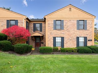 1 Beacon Hl, Fairport, NY 14450