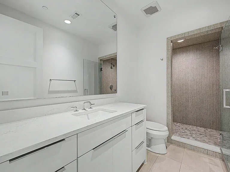 1st Bedroom Bath