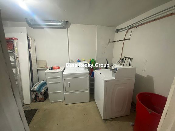 5th image of 1075 N Hermitage Ave APT 1R
