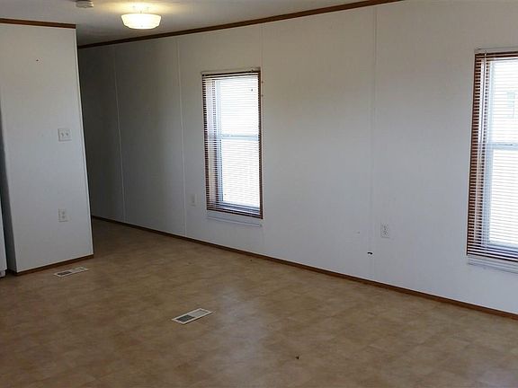 2nd image of 404 E Avenue A