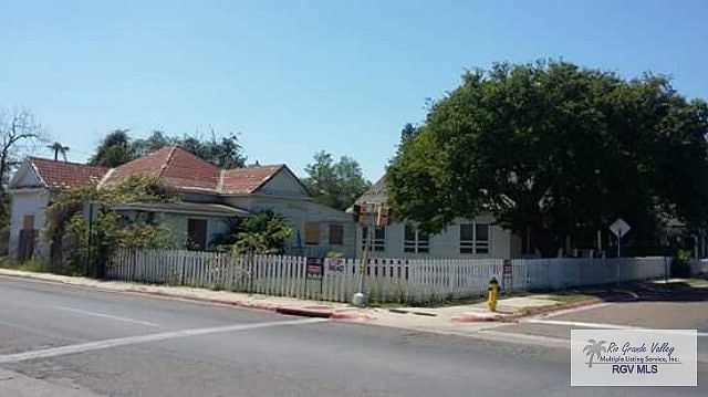 1st image of 620 E Adams St