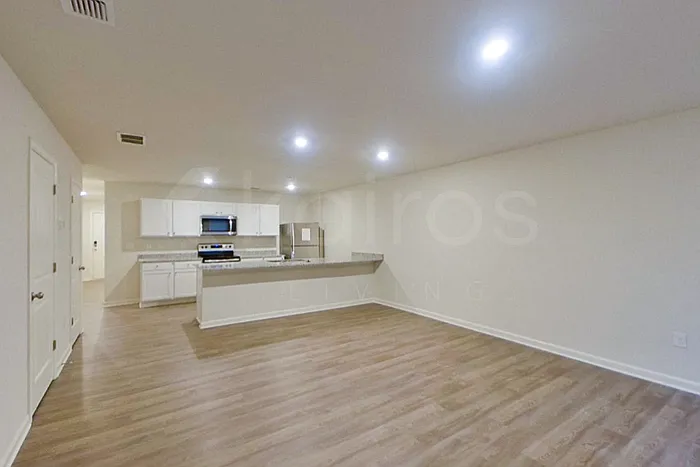 320 Ironwood Ct — Photo 2