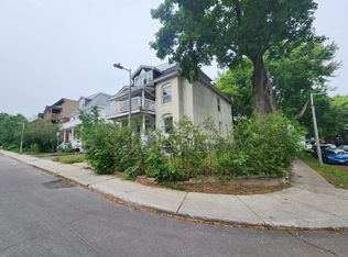 88 Charlotte St #A, Ottawa, ON K1N8L3