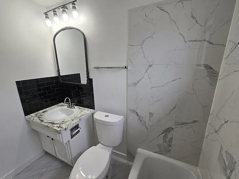470 Zahn Dr #2 — Photo 22