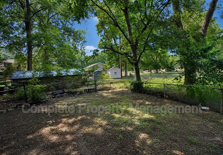 932 Court T — Photo 11