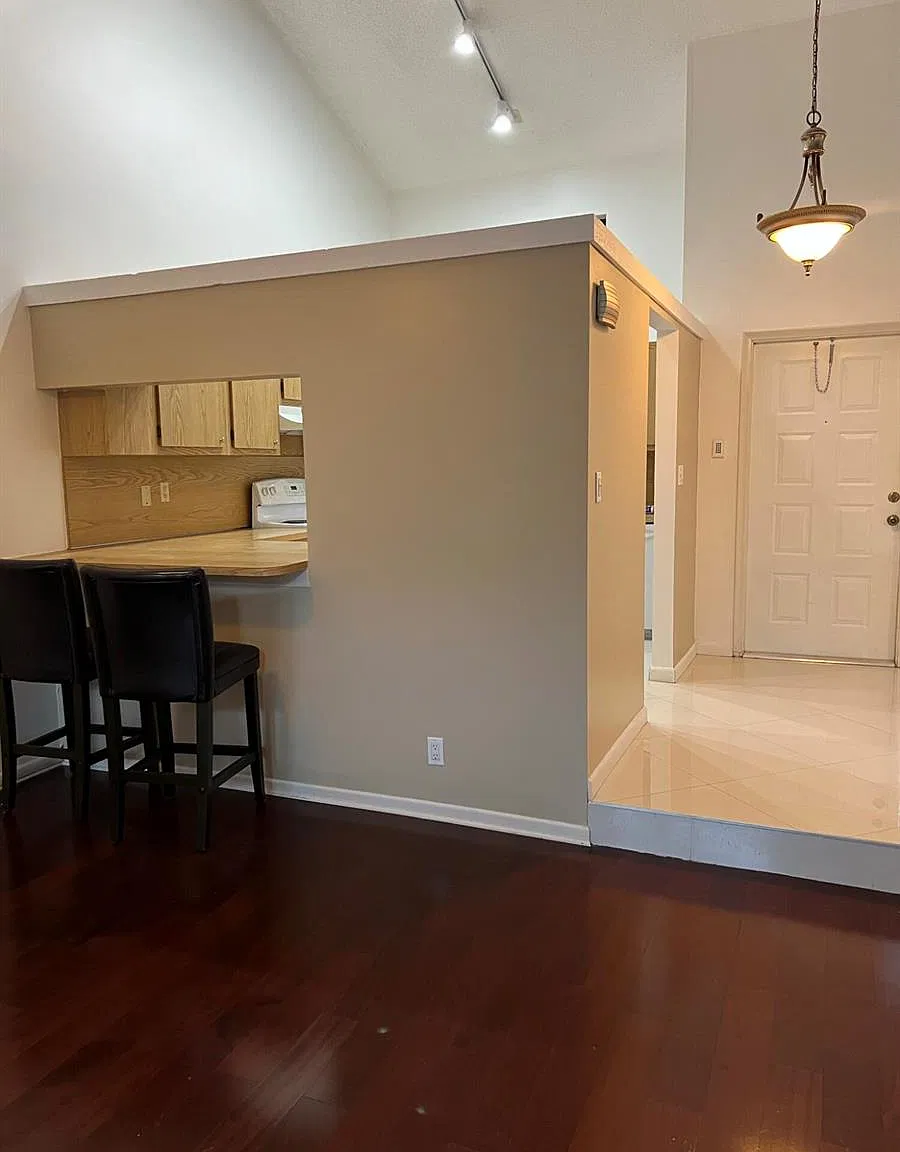 2 bed, 1166 sqft, $2,400 — Photo 3